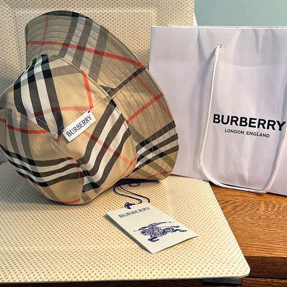Burberry Bucket Hat & Shopping Bag (NWT) L - Picture 3 of 6